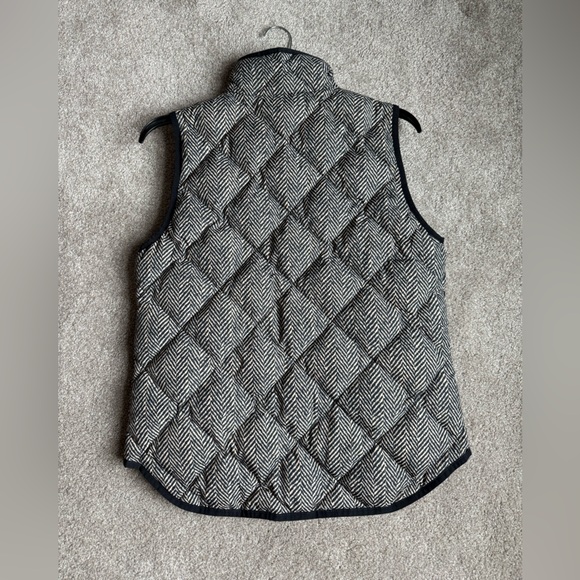 J. Crew Women's Excursion Black Quilted
Down Puffer Vest Herringbone. Like New! - Picture 5 of 7